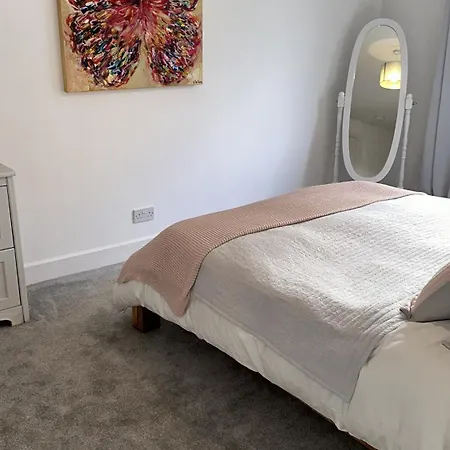 Modern House Sleeps 10, Cinema & Hot Tub Dom wakacyjny *